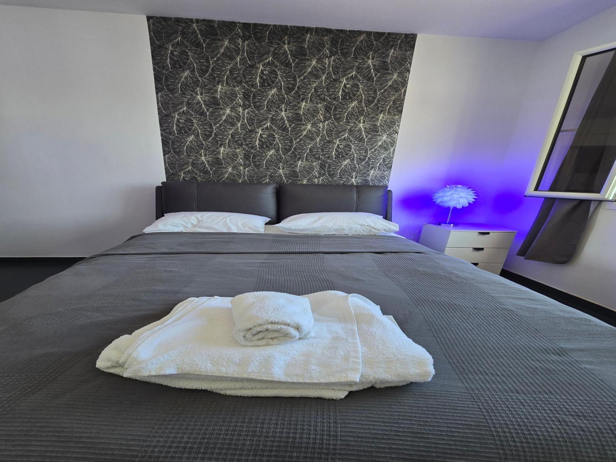 Golden Bay Deluxe Holiday Apartment Protarász Kültér fotó